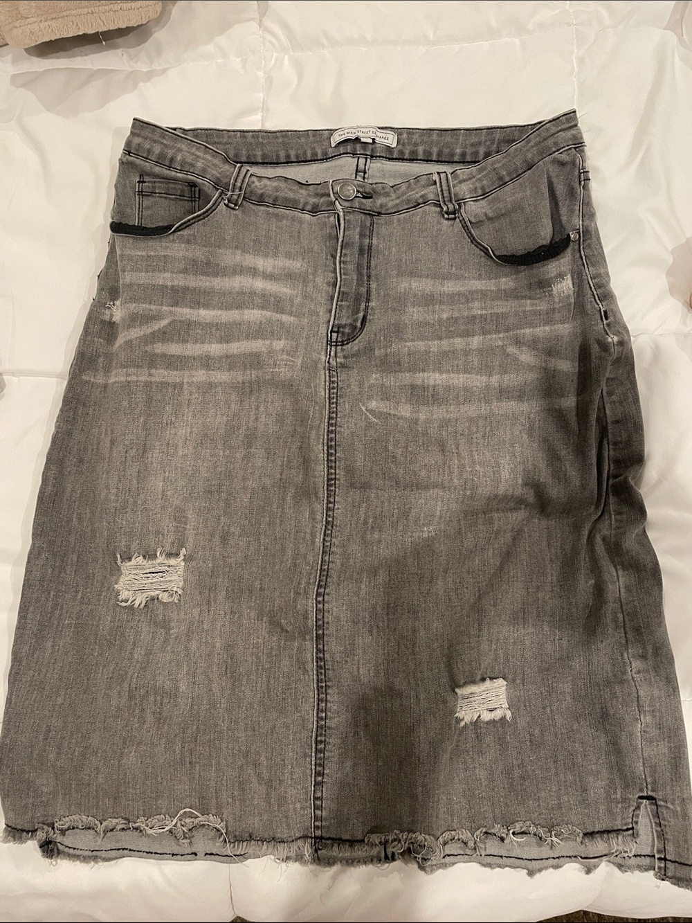 Gray Distressed Denim Skirt - size 12 Main Street Exchange